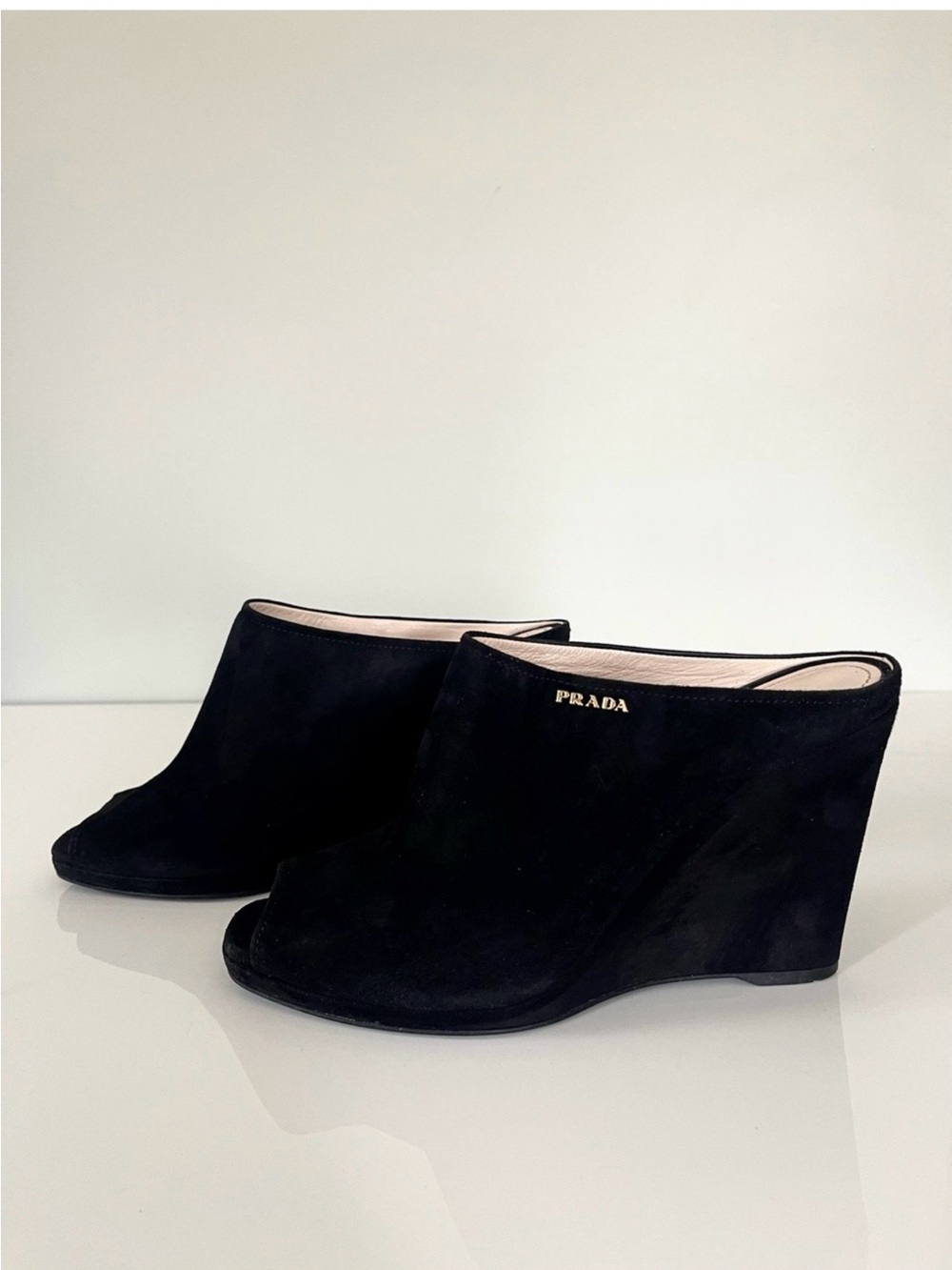 AUTHENTIC PRADA - Picture 4 of 10